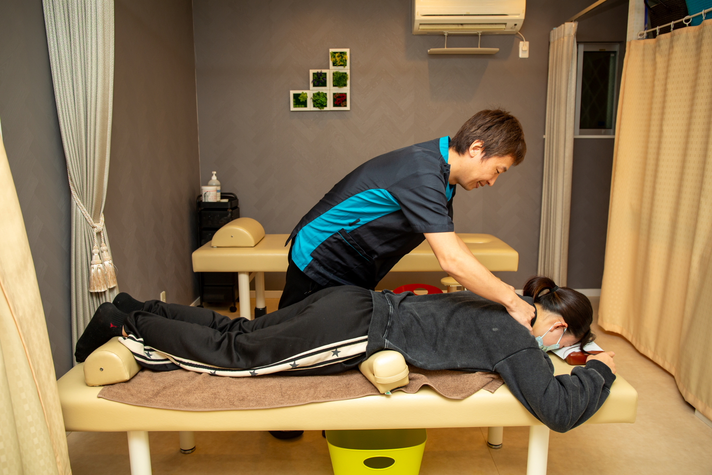 全身調整 施術シーン